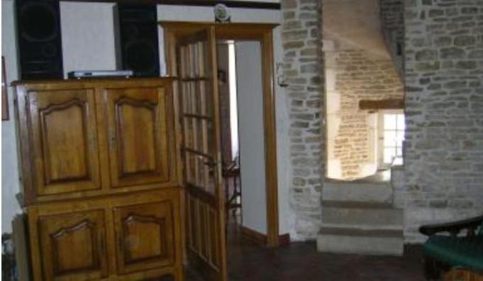 Le Puits Fortifie Salives 외부 사진